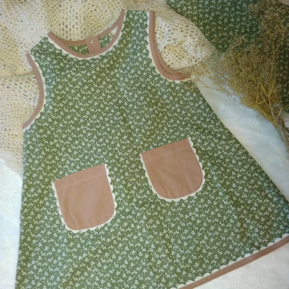 Green Dress - Picture 7 of 8